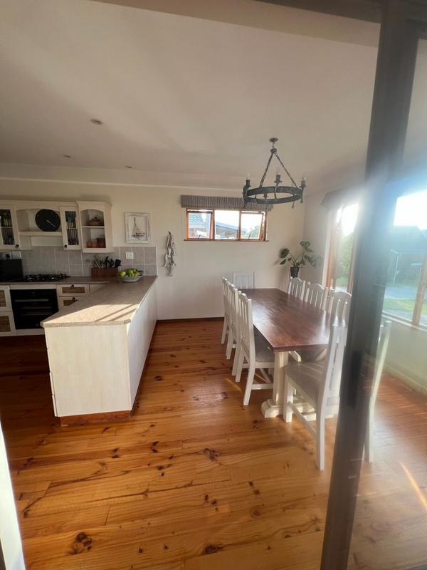 To Let 4 Bedroom Property for Rent in Sedgefield Rural Western Cape